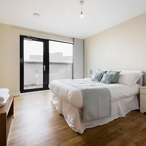 Hampden House Apartment *
