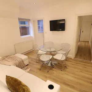 3bd Garden By Westfield Apartment