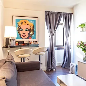 Flat 25 Dudley Court * London