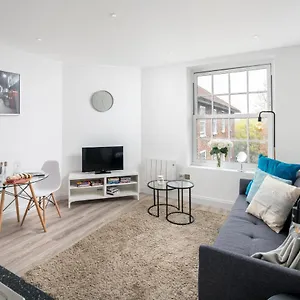 Skyline Serviced - Battersea Park * London