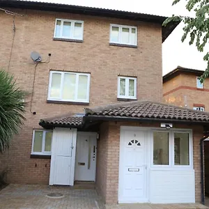 A A Guest Thamesmead Guest house