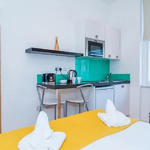 Aparthotel Hyde Park Executive 4*