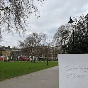 Two Bedroom Garden Flat In Zone 2 Apartment