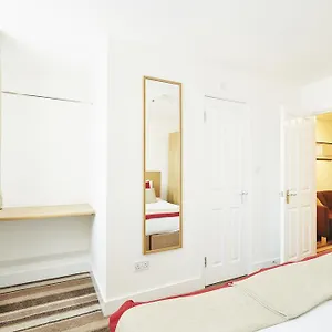Apartment Apple East London