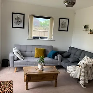 The Hive, Private Large Double Room, Barking, Close To London Apartment