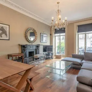 Perfect Family In South Kensington Apartment *