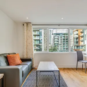 Cosy In Canary Wharf *