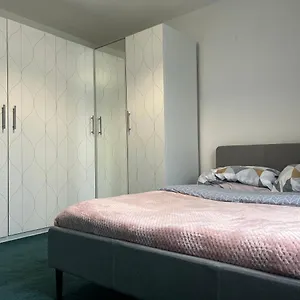 Apartment Hatton Grove Yiewsley