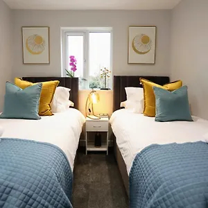 Apartment Aisiki Apartments: Pet-friendly Airconditioned Duplex In North