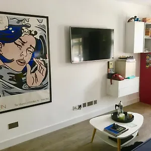 Lovely 1 Bed Cosy With Shard View * London
