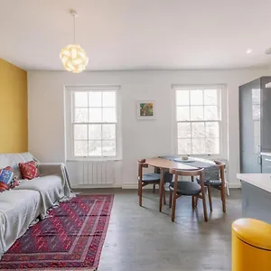 Pass The Keys - Comfy Flat In The Hart Of Central Apartment London