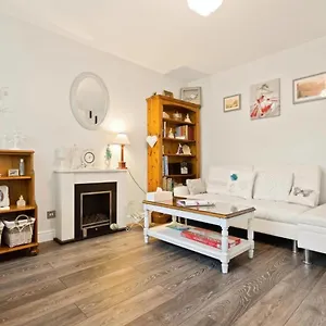Holiday home Morden Chic House Near Abbey Wood -elizabeth Line Thamesmead (Greater London)