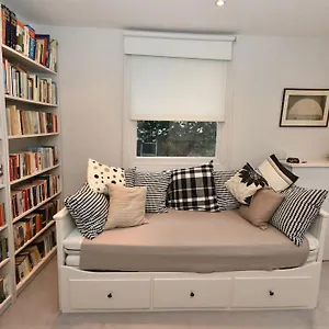 Pooters London, Elegant Townhouse, Very * London