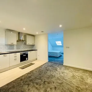Layrek 1 Bedroom Flat Apartment London