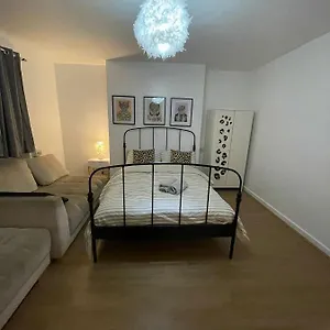 4 Bedroom Guest In The Heart Of Shoreditch
