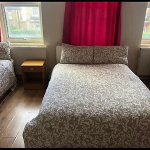 Homestay Finchley Road *