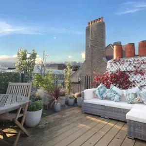 Apartment Highgate Maisonette With Roof Terrace London