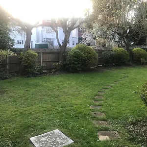 Hendon Central, Private Ensuite London