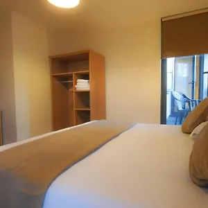 Apartment Crompton Court London