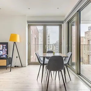 Homestay Luxury Double Bedroom In Gallions Reach *