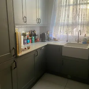 Mid Charm - 1-bed In Apartment