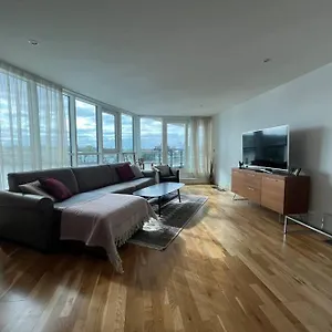 Apartment River View *