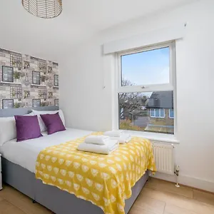 Apartment Walthamstow London