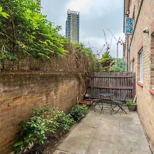 Apartment Joivy Cosy Flat In Elephant And Castle, Private Garden And Pets Allowed London