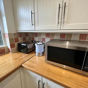 Guest house Large With Free Netflix, Amazon Prime, *