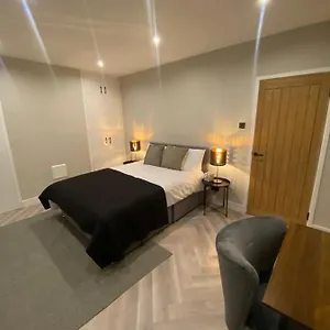 Appartamento Luxury 2 Bed 1 Bath In By Graceful