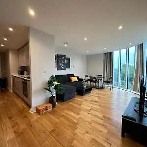 Uxbridge Apartment Apartment