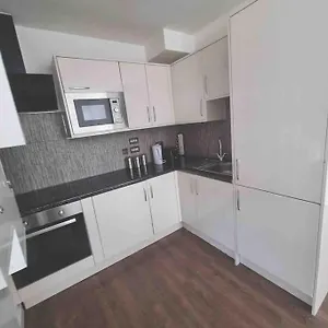 Flat 7 Fulham, 2 Bedroom, 1 Bathroom Flat Apartment