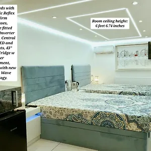 Air Conditioned Modern Double Bed Room With Private Attached Bathroom - Free Parking - Near London Heathrow Airport & Southall Broadway * Southall