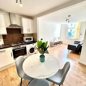 Apartment 1 Bed Flat A Step To Emirates Stadium London