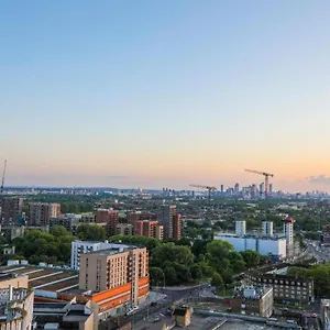 Newly Furnished 3 Bedroom Apartment Barking (Greater London)