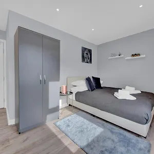Lovely 1-bed Studio In West Drayton * West Drayton (Middlesex)