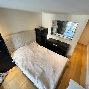 Grade Ii Listed Balconied 3-bed Mezzanine Kensington Flat London