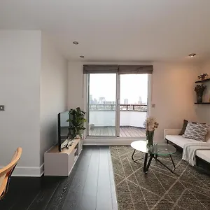 2 Bedroom Chic With Private Balcony In Notting Hill Londra