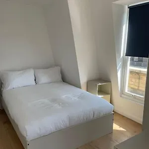 דירה Flat 5 Latchmere, 2 Bedroom, 1 And A Half Bathrooms Flat *