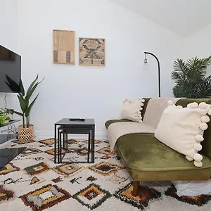 Apartment Cosy 1 Bedroom Floor On Edgware Road