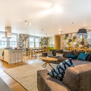 Apartment Pass The Keys Gorgeous 3-bed With Large Roof Terrace, Very