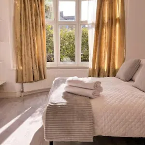 Comfy Double In Clapham Homestay *