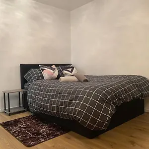 Apartment 2 Bedroom Flat Camberwell Grove *