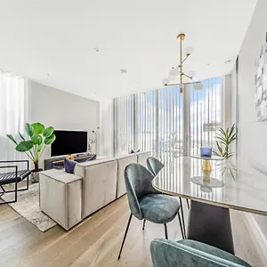 Apartment Pass The Keys Penthouse Oasis In Trendy Fulham *