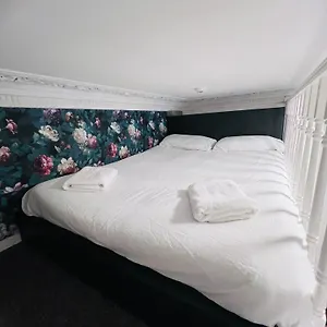F5- Mezzanine Fits 3 Near Paddington * London
