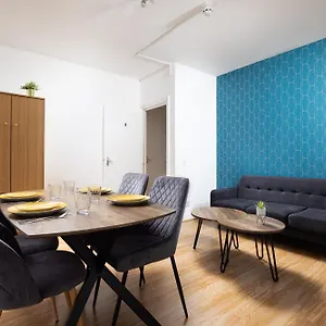 Charmstay Shepherds Bush Apartment London