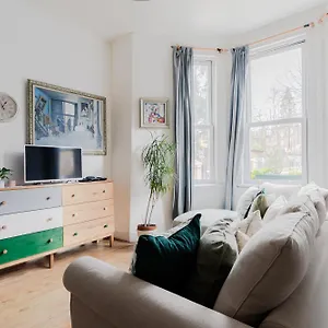 Arty Escape In - Zone 2 Apartment London