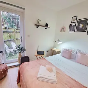 Apartment 4bed/3bath 8min To Bridge London