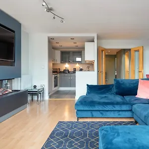 Excel, O2, Canary Wharf, Airport - Free Parking London