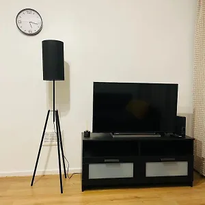 Well-preserved Cozy1br Flat In Lcy With Free Parking London